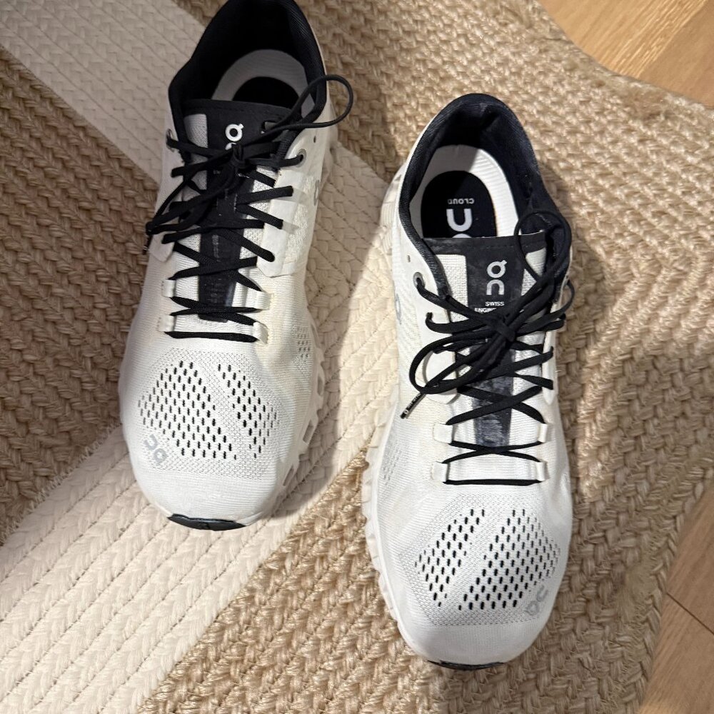 Oncloud White Tennis Shoes